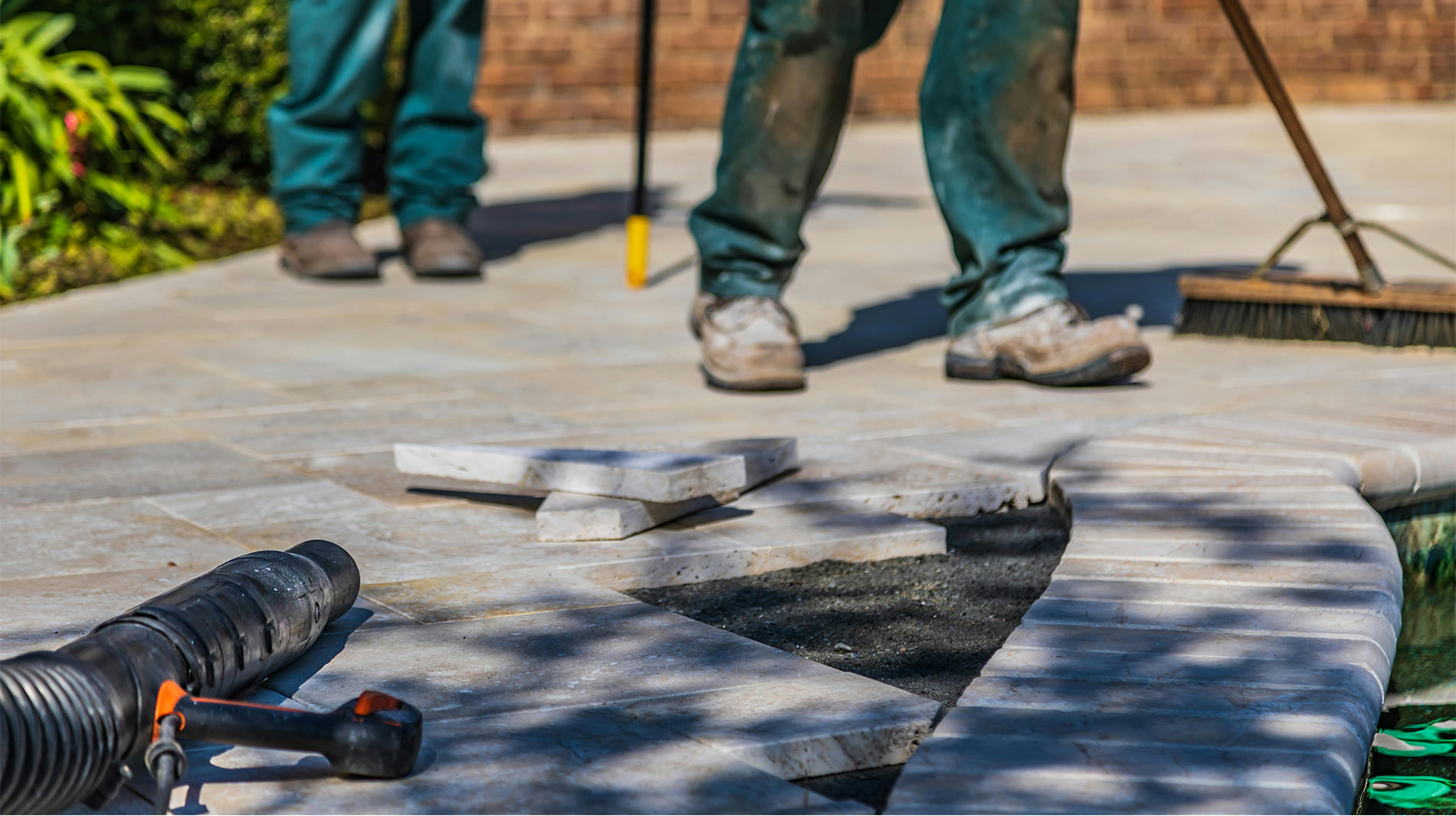 Укладка тротуарной плитки